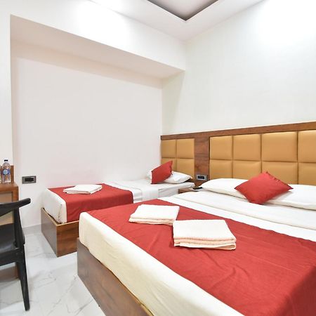 Hotel Airport Annex Мумбай Екстериор снимка