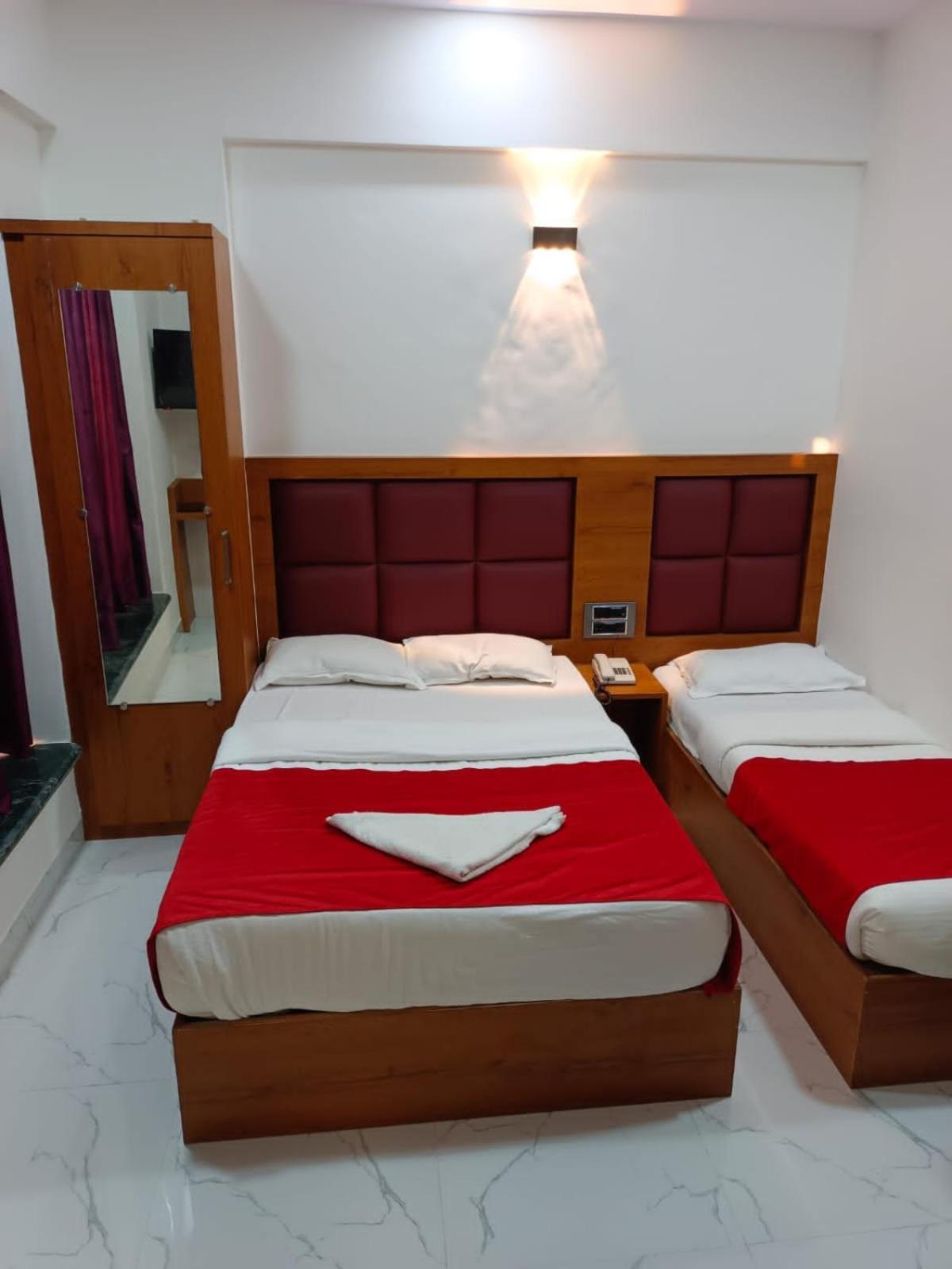 Hotel Airport Annex Мумбай Екстериор снимка