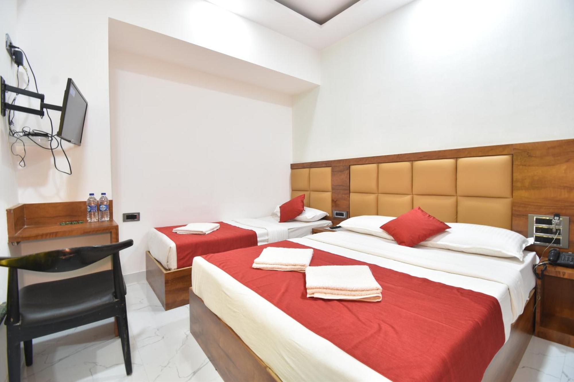 Hotel Airport Annex Мумбай Екстериор снимка